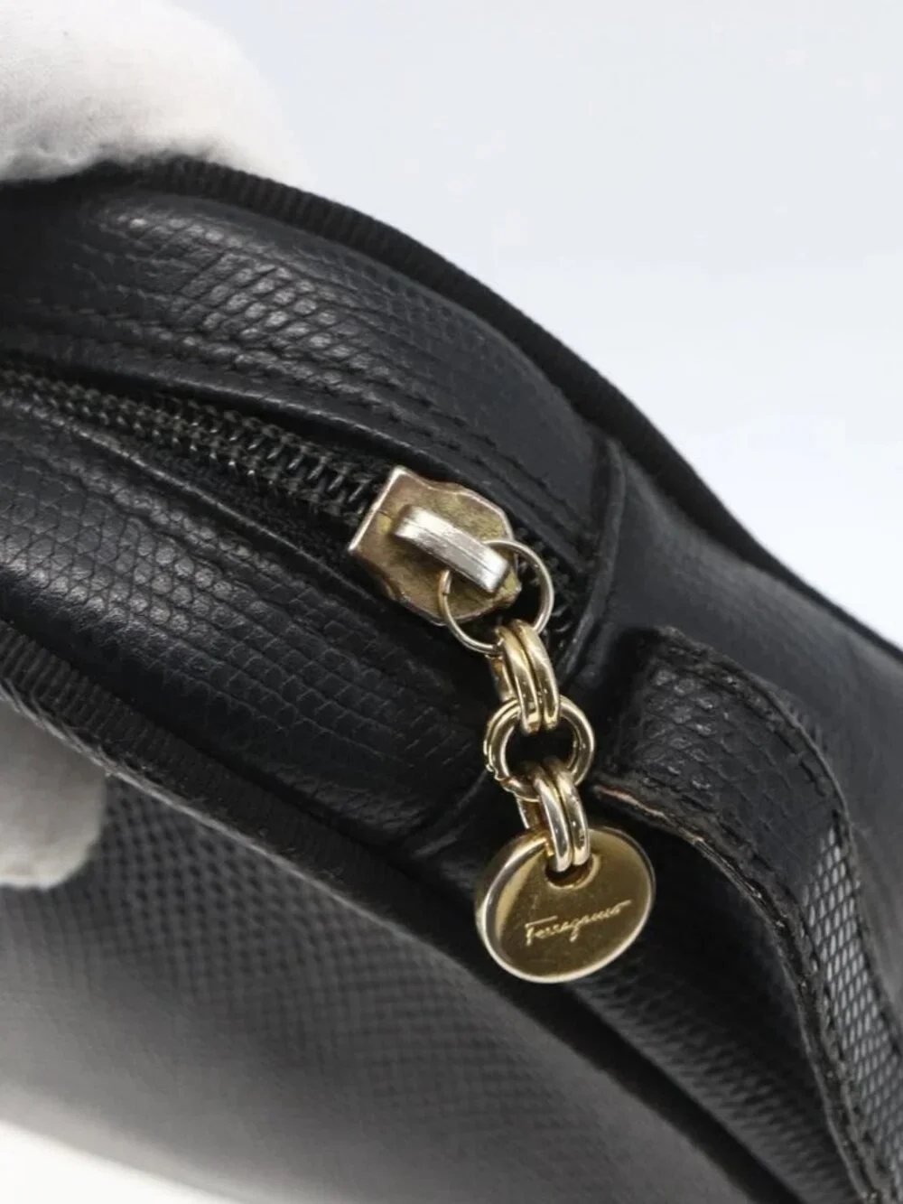 Salvatore Ferragamo Shoulder Bag Leather Black Gold Auth ka1281